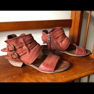 Miz Mooz strappy leather sandles